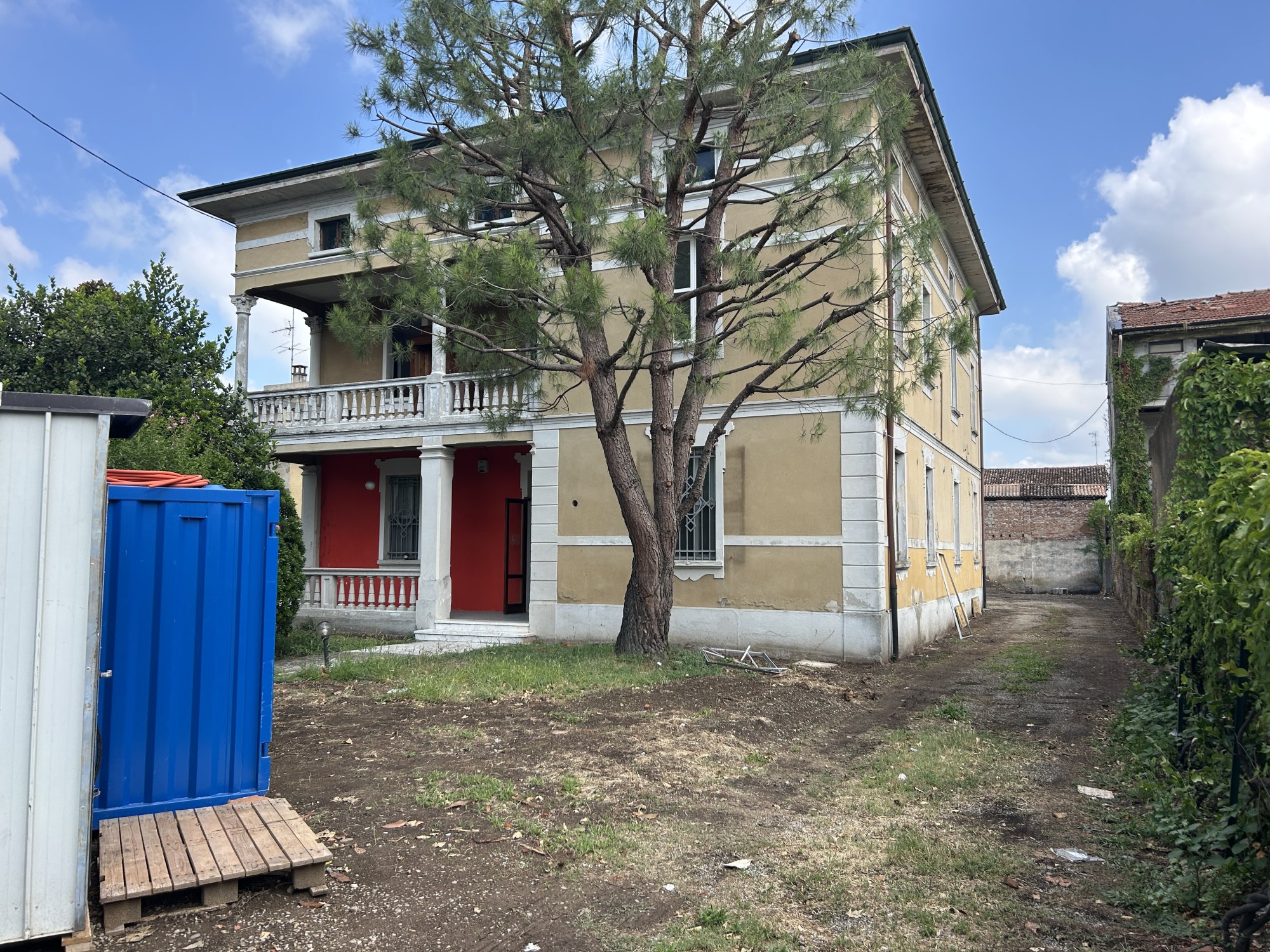 Ristrutturazione villa storica — Vailate (CR)